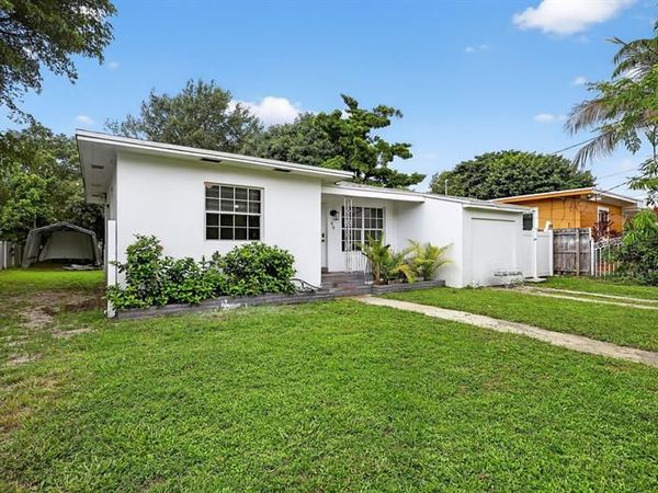 40 NW 68th St, Miami, FL 33150