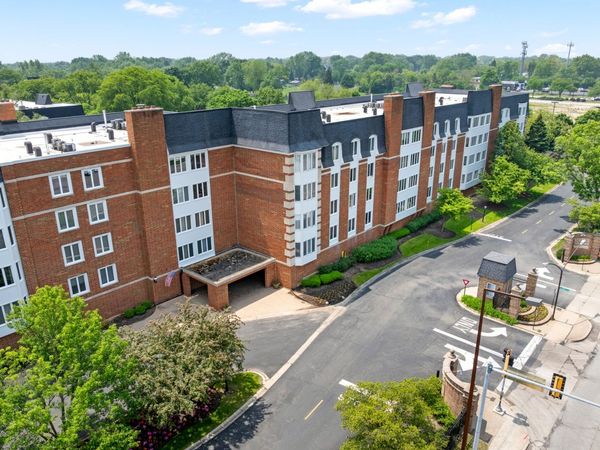 50 LAKE Boulevard, Unit 632, Buffalo Grove, IL 60089