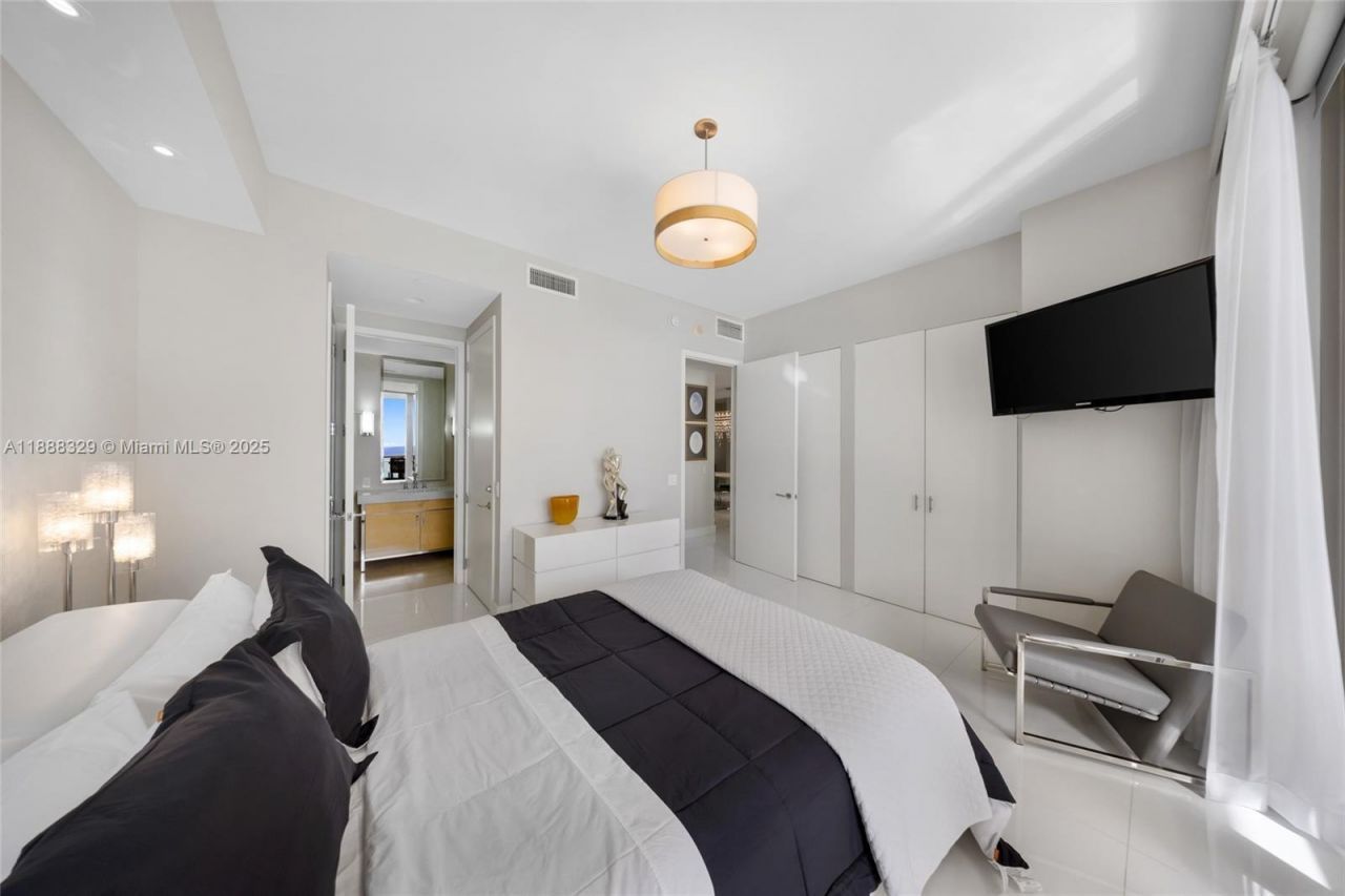 9701 Collins Avenue, Unit 1204 South, Bal Harbour, FL 33154 Photo