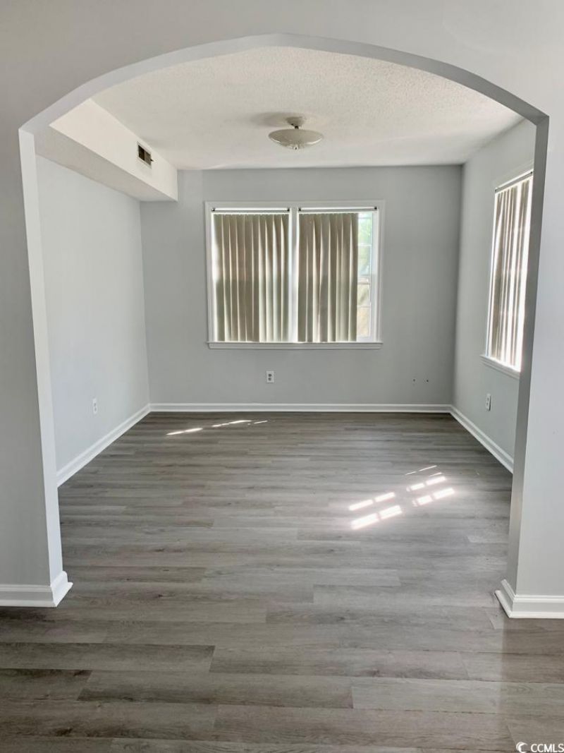 105 S Merriman Rd. Photo 11