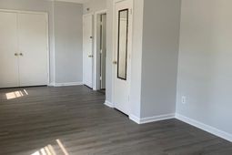 105 S Merriman Rd. photo 4