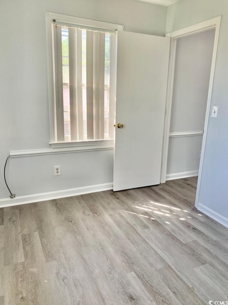 105 S Merriman Rd. Photo 6