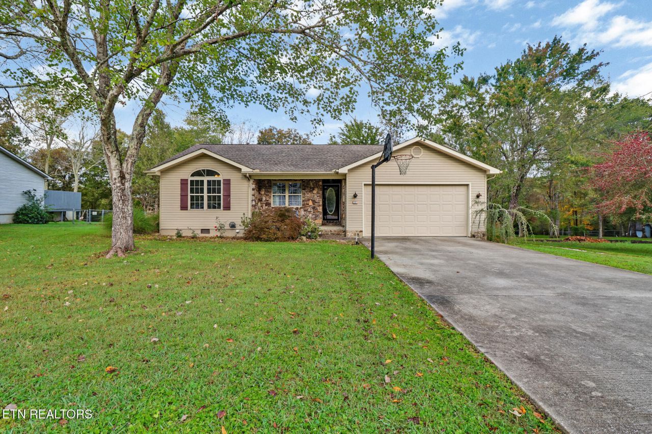 239 Golden Brook Drive, Crossville, TN 38555 Main Photo