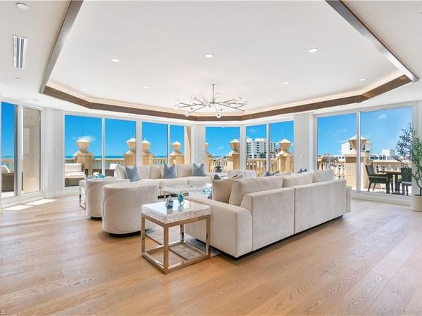 4021 Gulf Shore BLVD N, Unit 14, NAPLES, FL 34103