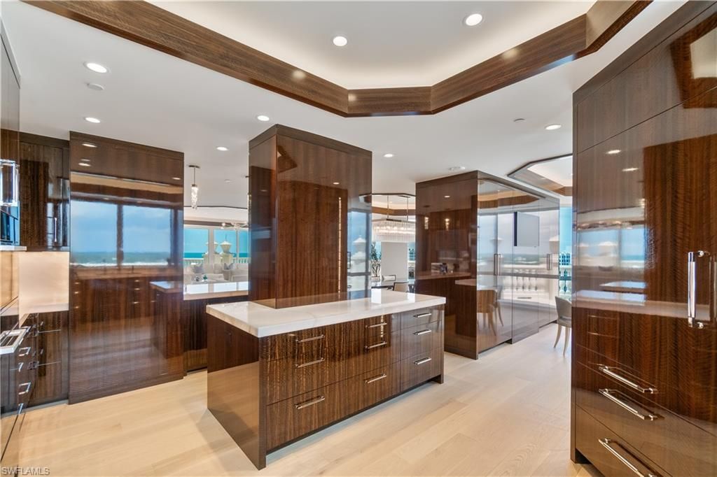 4021 Gulf Shore Blvd N, Unit 14, Naples, FL 34103 Photo