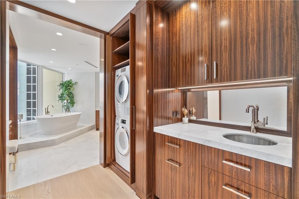 4021 Gulf Shore Blvd N, Unit 14, Naples, FL 34103 Photo