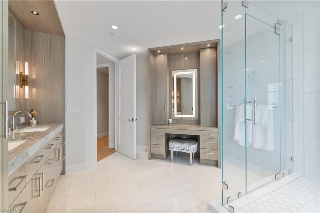 4021 Gulf Shore Blvd N, Unit 14, Naples, FL 34103 Photo