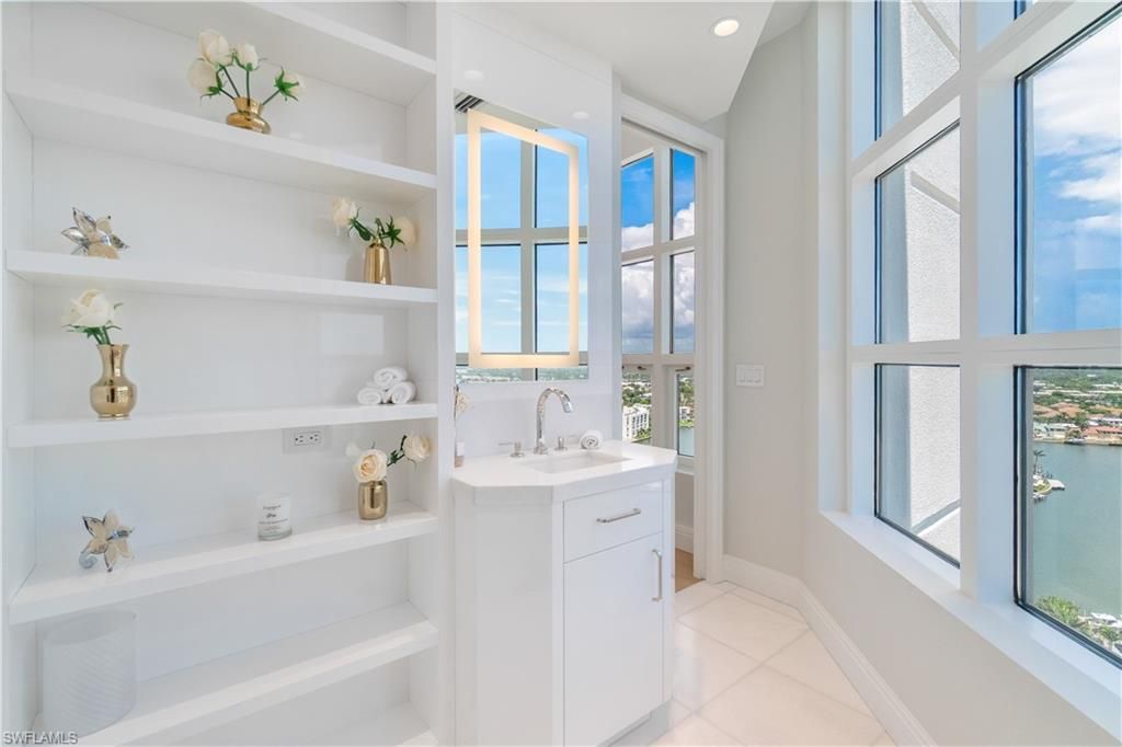 4021 Gulf Shore Blvd N, Unit 14, Naples, FL 34103 Photo