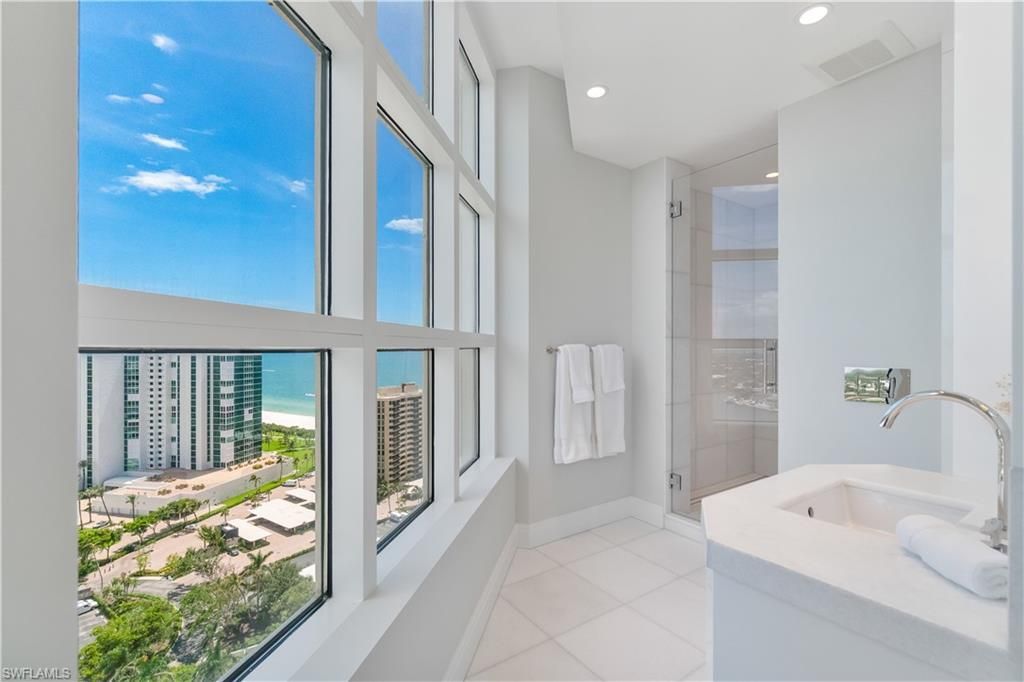 4021 Gulf Shore Blvd N, Unit 14, Naples, FL 34103 Photo