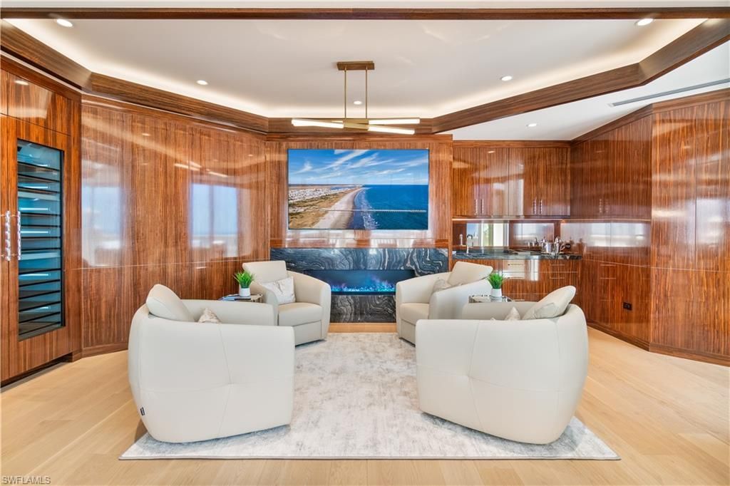 4021 Gulf Shore Blvd N, Unit 14, Naples, FL 34103 Photo