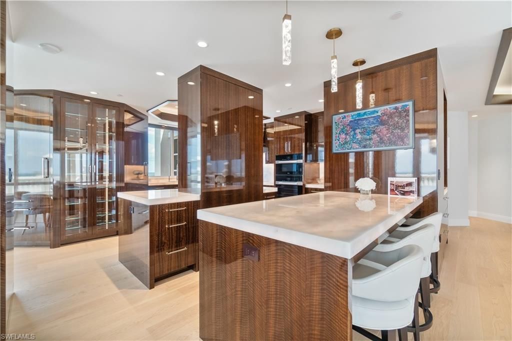 4021 Gulf Shore Blvd N, Unit 14, Naples, FL 34103 Photo