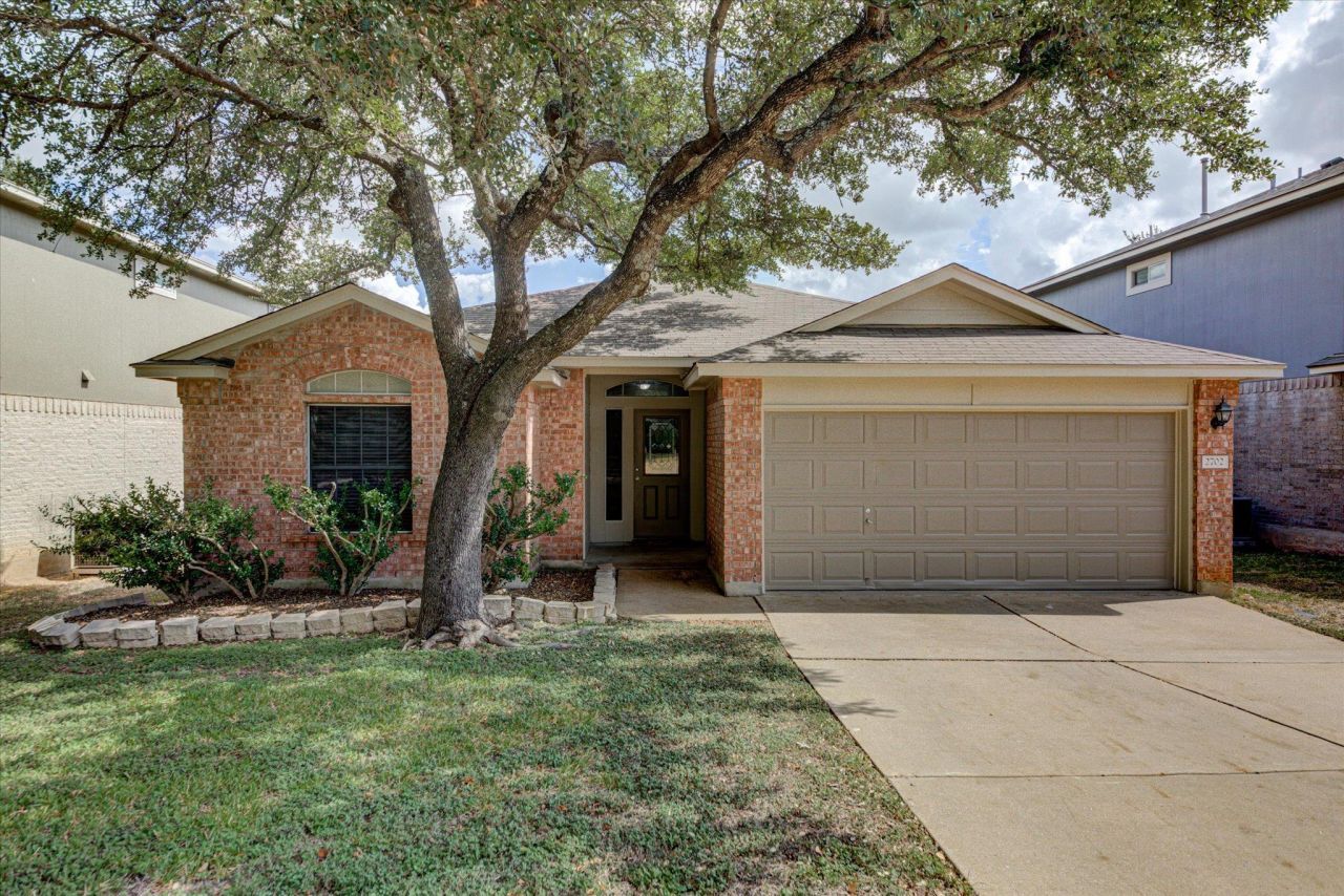 2702 Greenlee Dr, Leander, TX 78641 Main Photo