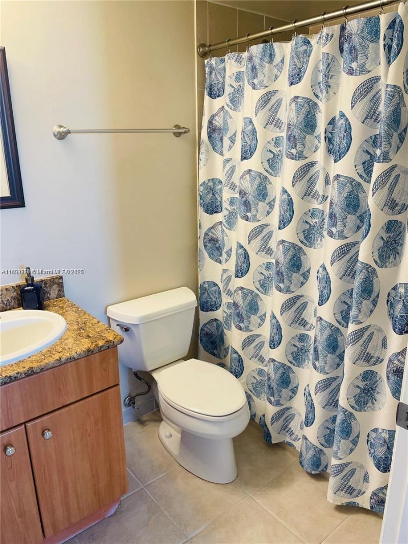 201 Golden Isles Dr, Unit 510, Hallandale Beach, FL 33009 Photo