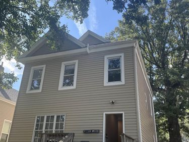 1050 S 29th Street, Omaha, NE 68105