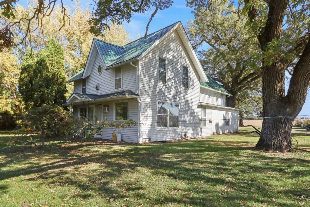 4705 Prairieburg Rd, Anamosa, IA 52205 Main Photo