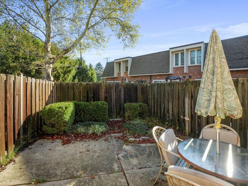 1594 Lafayette Drive, Columbus, OH 43220 Photo 19