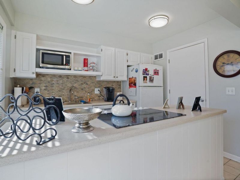 1594 Lafayette Drive, Columbus, OH 43220 Photo 9