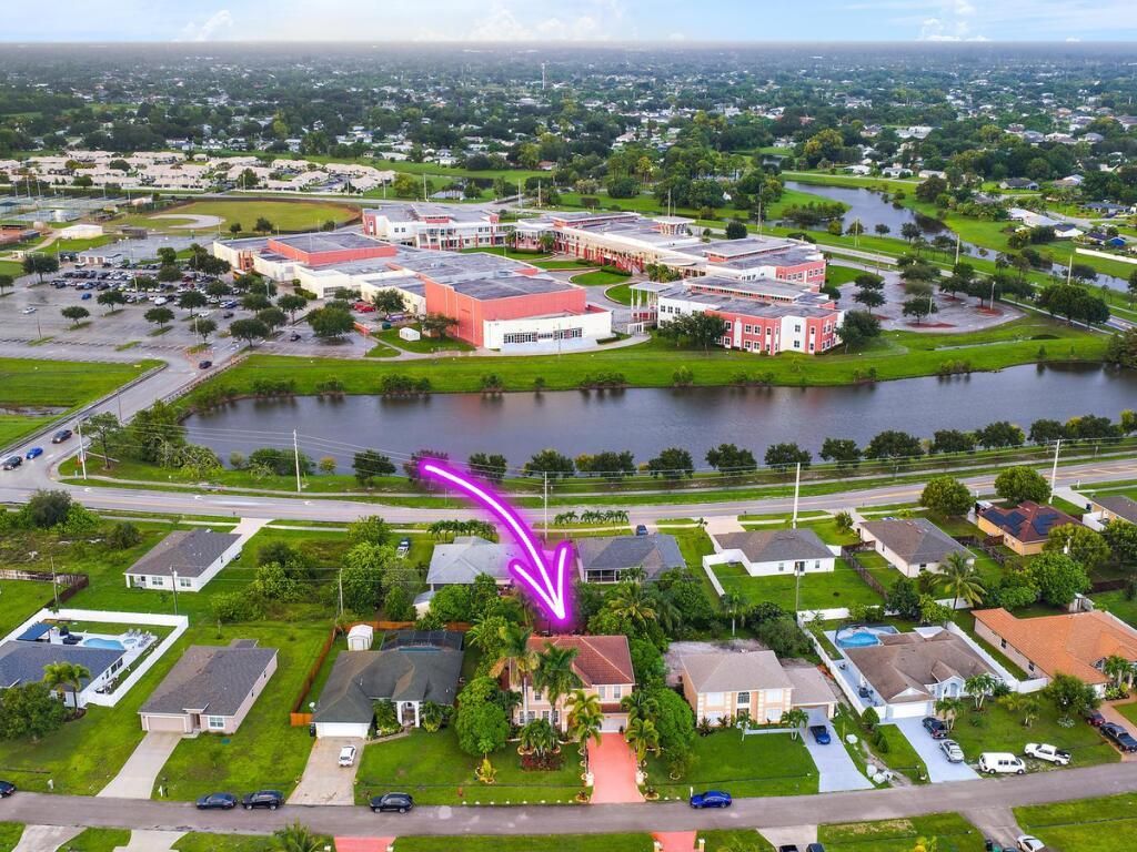 565 SW Halden Avenue, Port Saint Lucie, FL 34953 Photo