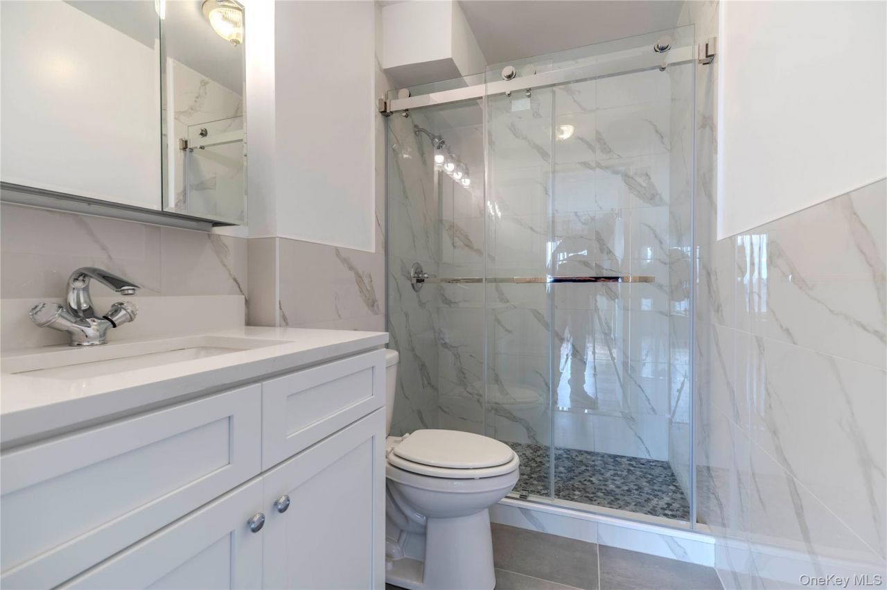 166-25 Powells Cove Boulevard, Unit 10G, Whitestone, NY 11357 Main Photo