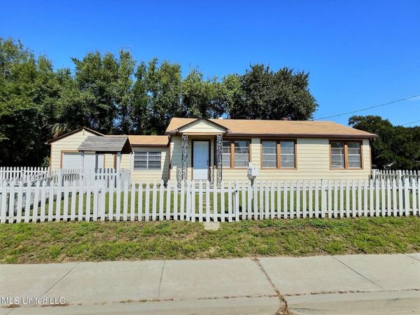 1076 Cherokee Street, Biloxi, MS 39530