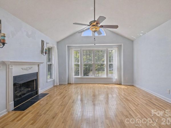 372 Kingfisher Lane, Mills River, NC 28759