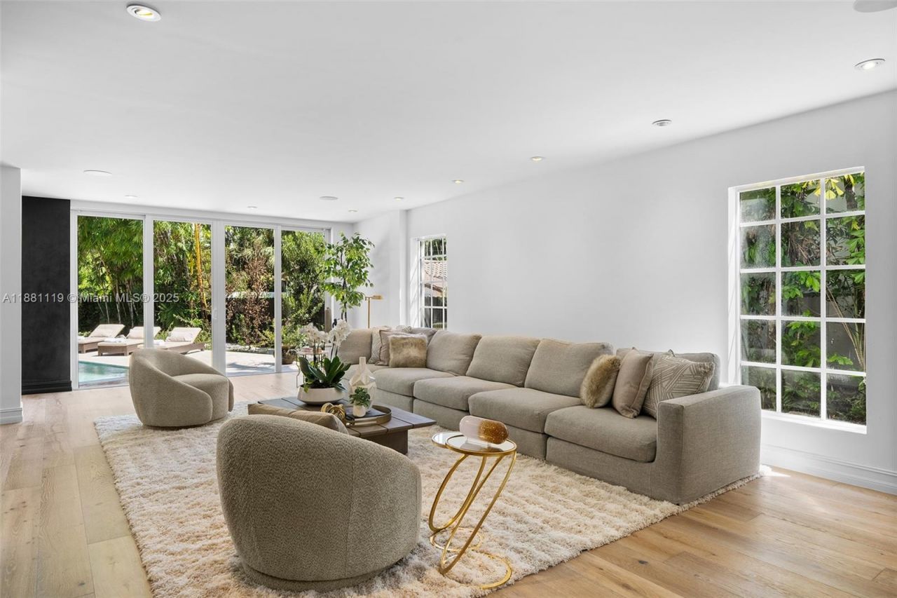 575 Bay Point Rd, Miami, FL 33137 Photo