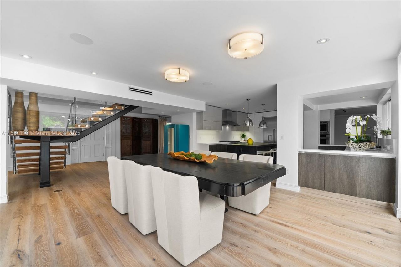 575 Bay Point Rd, Miami, FL 33137 Photo