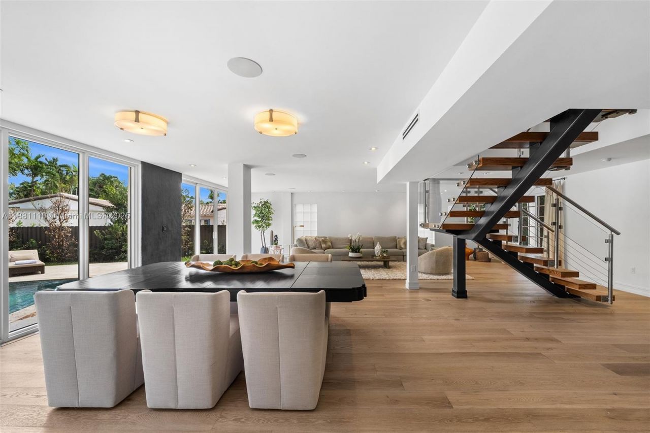 575 Bay Point Rd, Miami, FL 33137 Photo