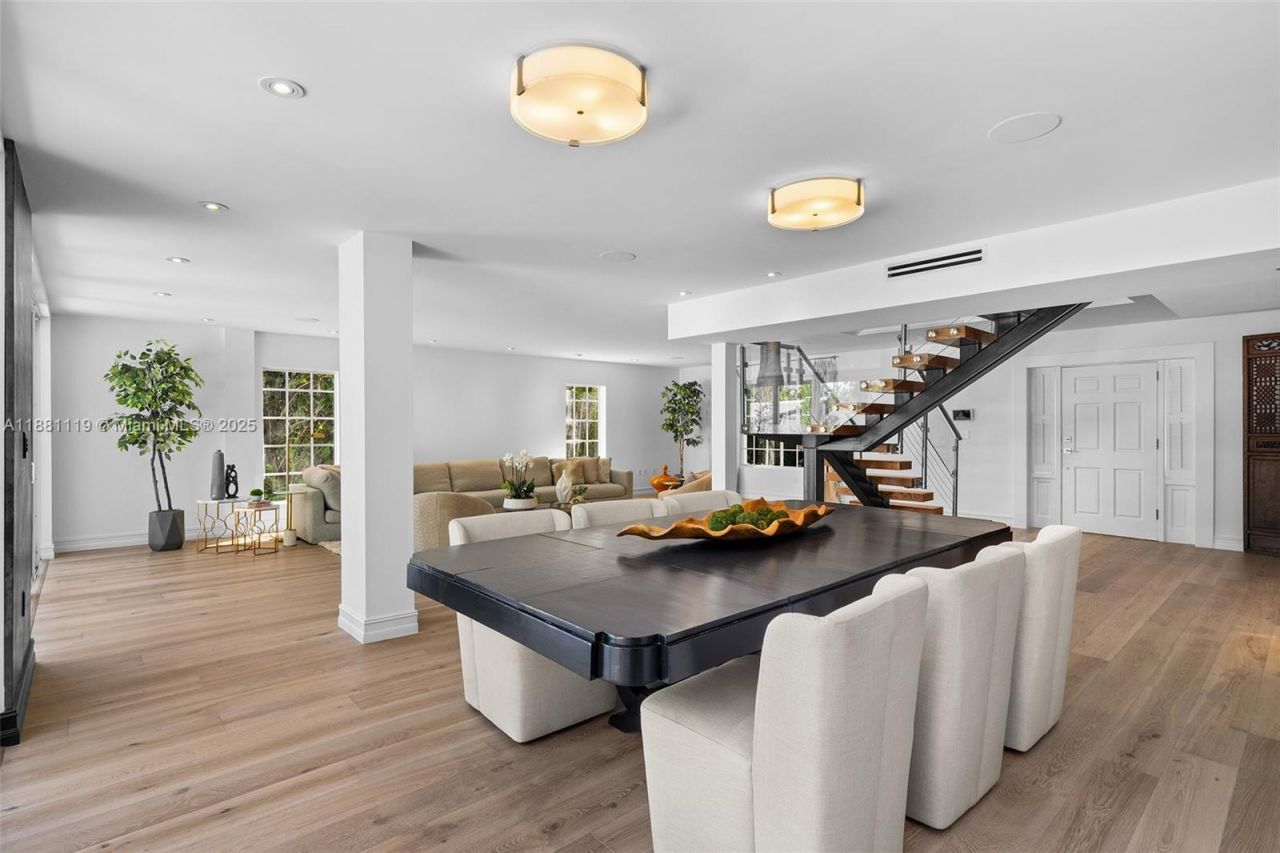 575 Bay Point Rd, Miami, FL 33137 Photo