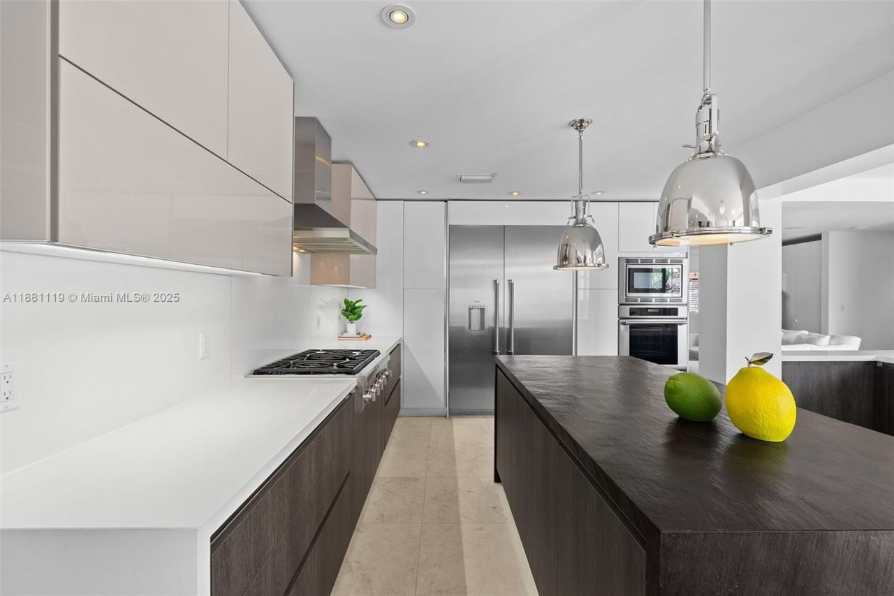 575 Bay Point Rd, Miami, FL 33137 Photo