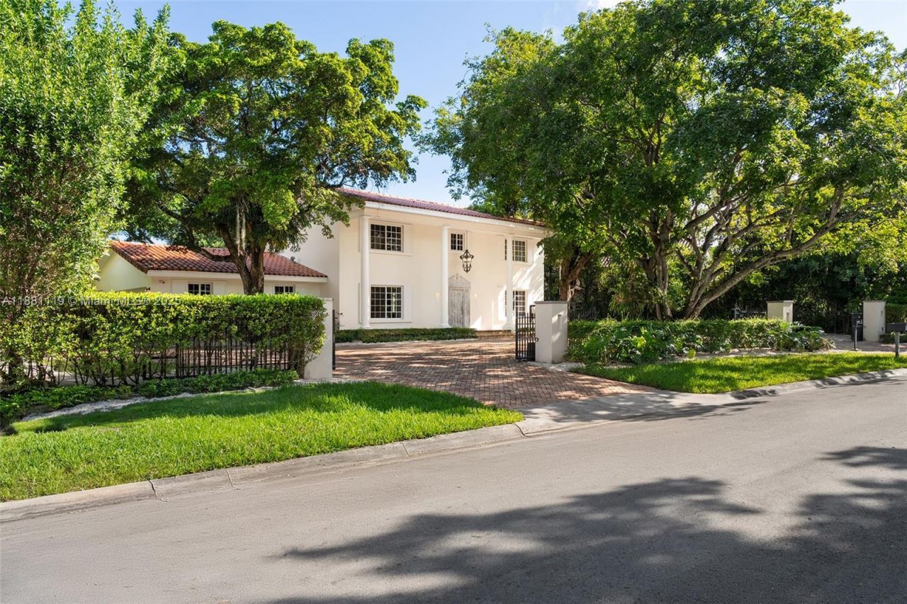 575 Bay Point Rd, Miami, FL 33137 Photo