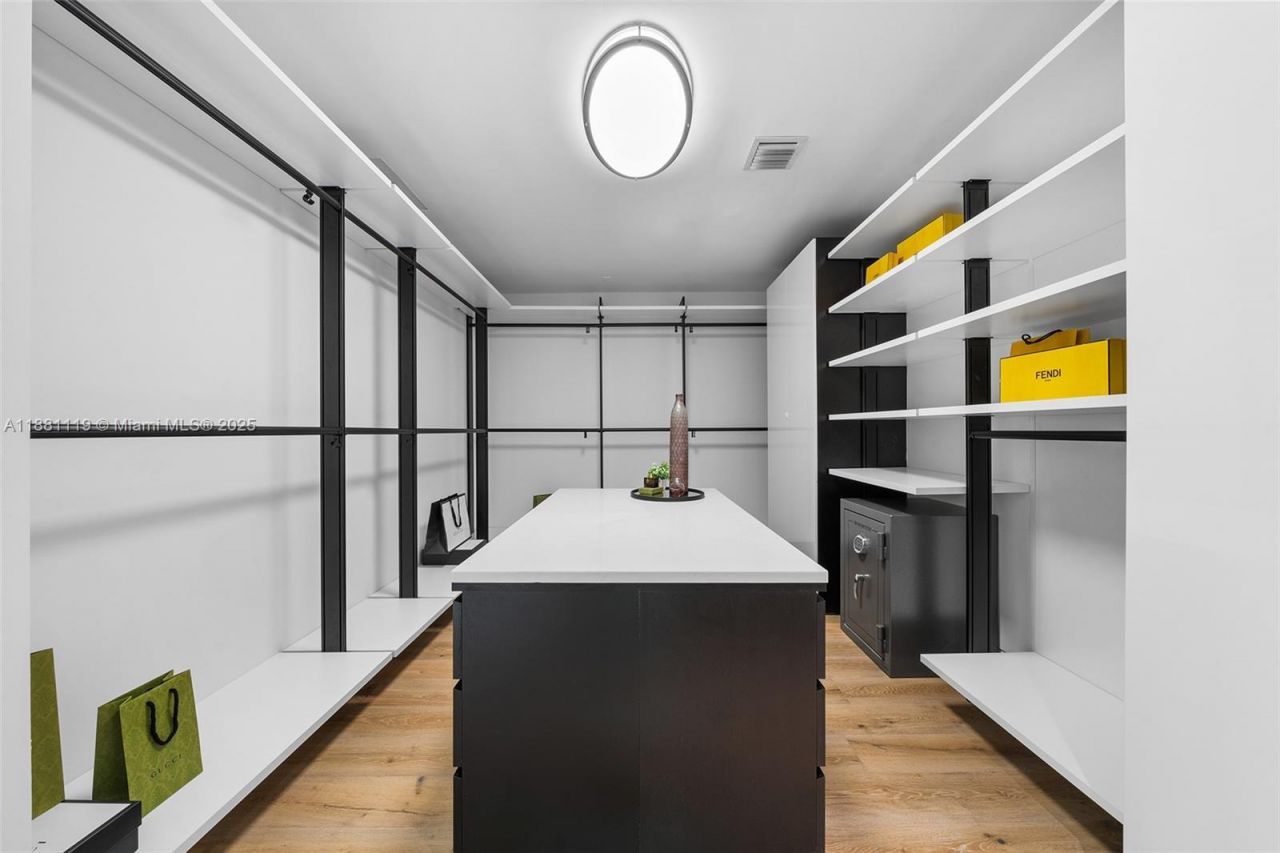 575 Bay Point Rd, Miami, FL 33137 Photo