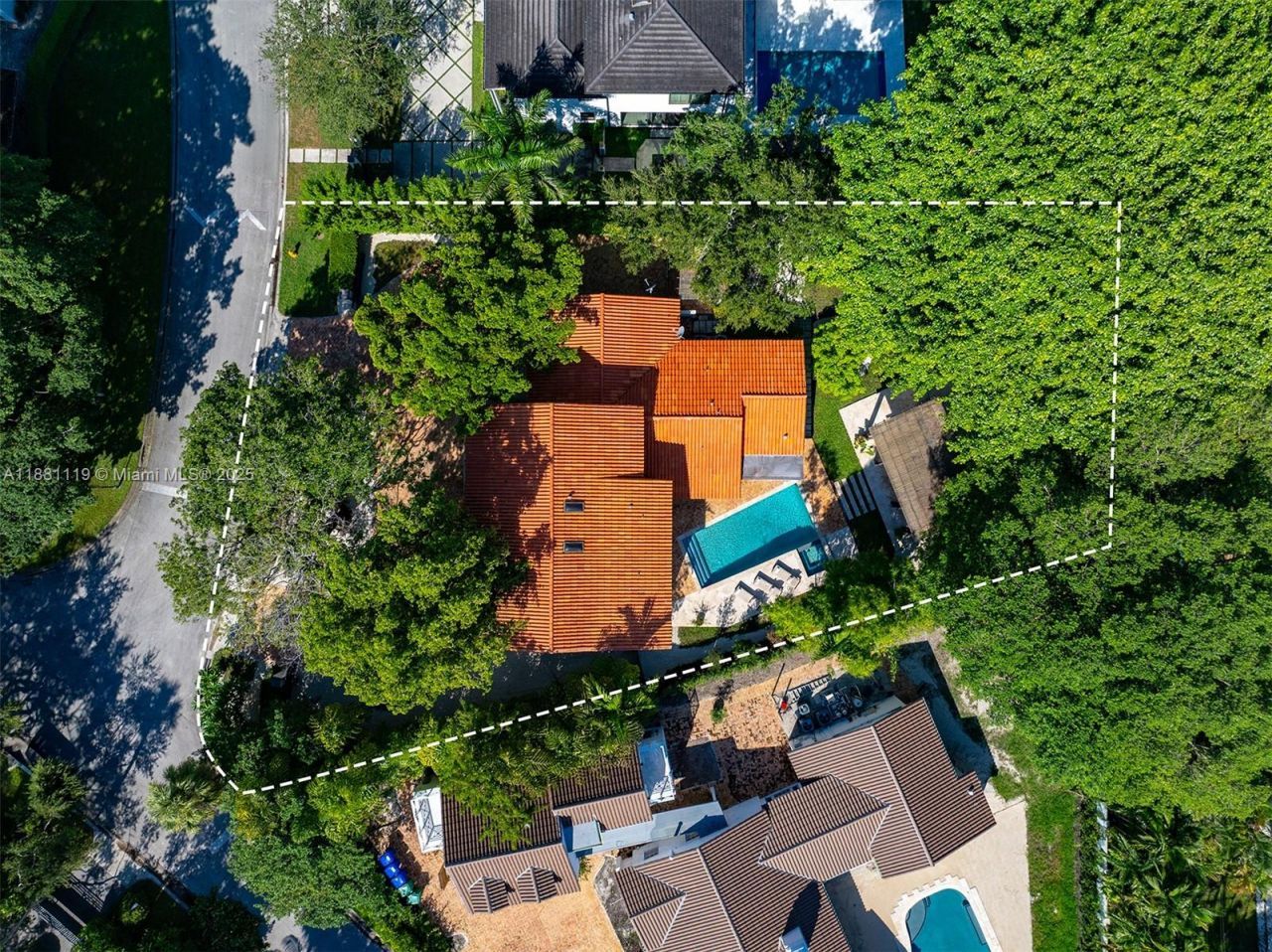 575 Bay Point Rd, Miami, FL 33137 Photo