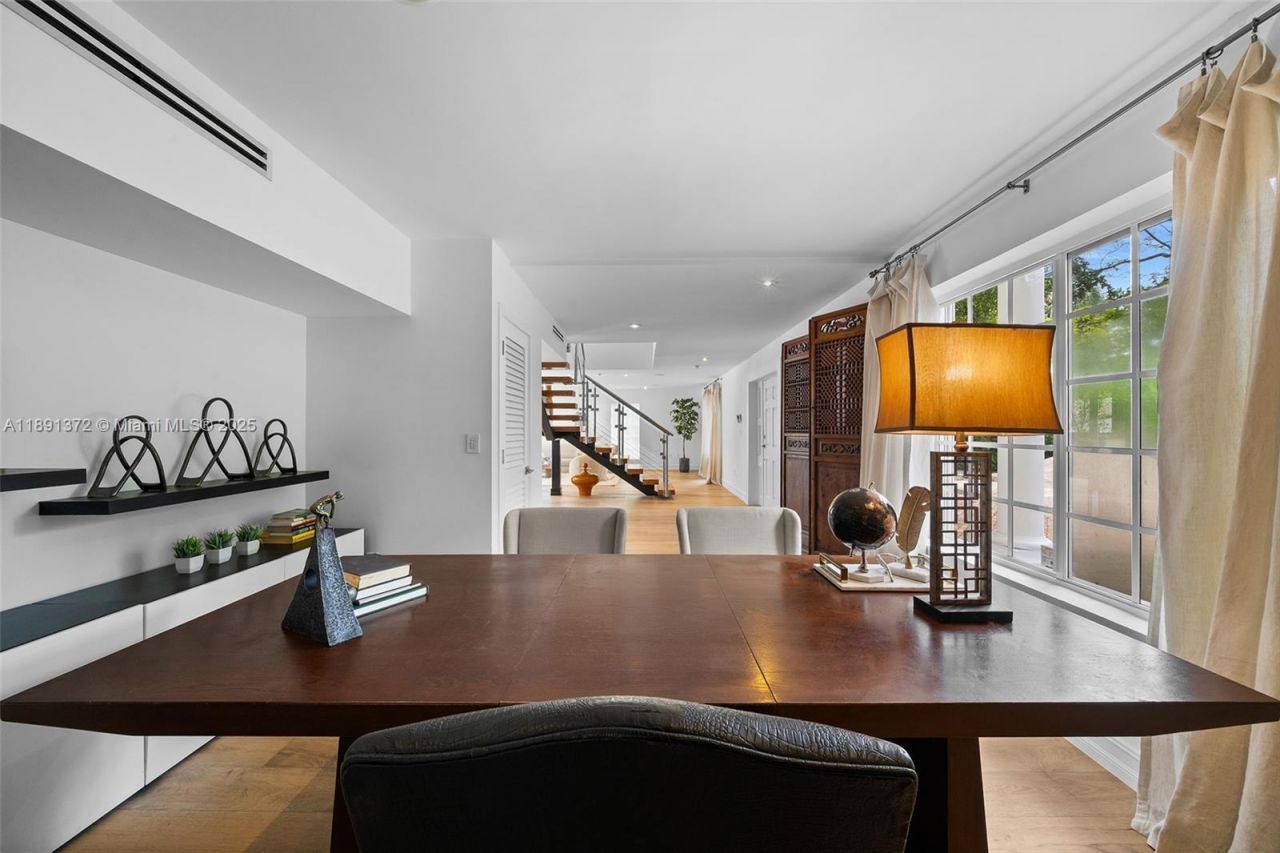 575 Bay Point Rd, Miami, FL 33137 Photo