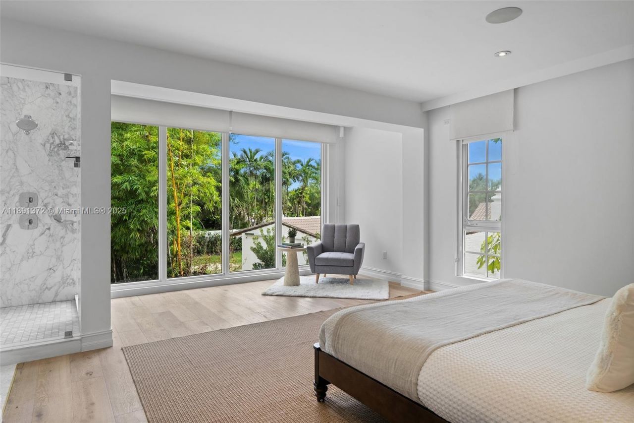 575 Bay Point Rd, Miami, FL 33137 Photo