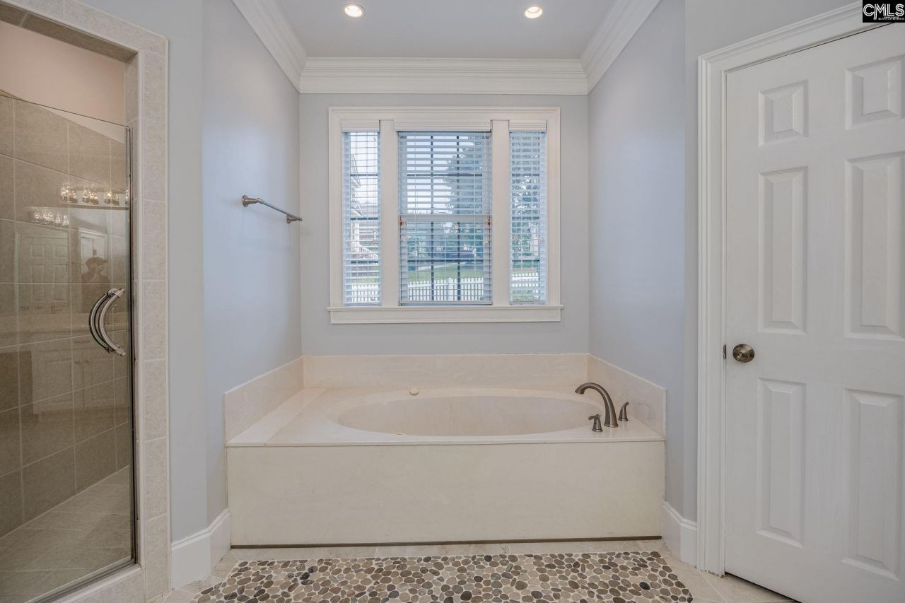 200 Longfield Lane Photo 27