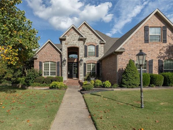 2670 N Candlewood Drive, Fayetteville, AR 72703