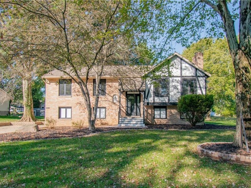 6519 Lorraine Avenue NW, Massillon, OH 44646 Photo 1