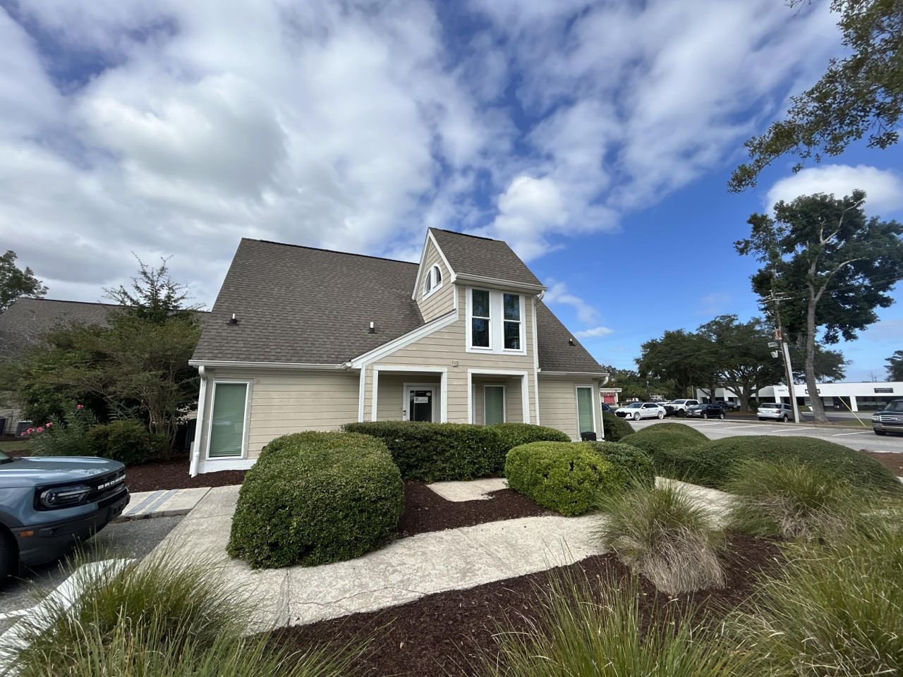 1041 Johnnie Dodds Boulevard Photo 13