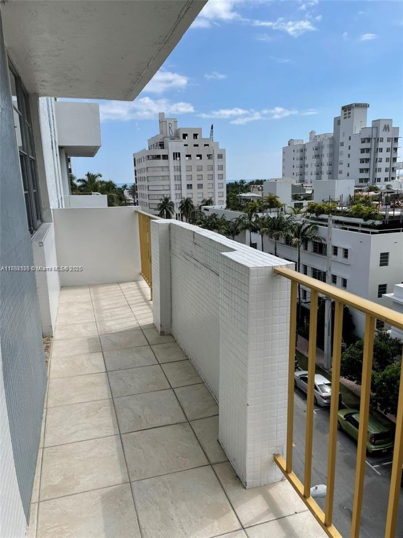 245 18th St, Unit 703, Miami Beach, FL 33139 Photo