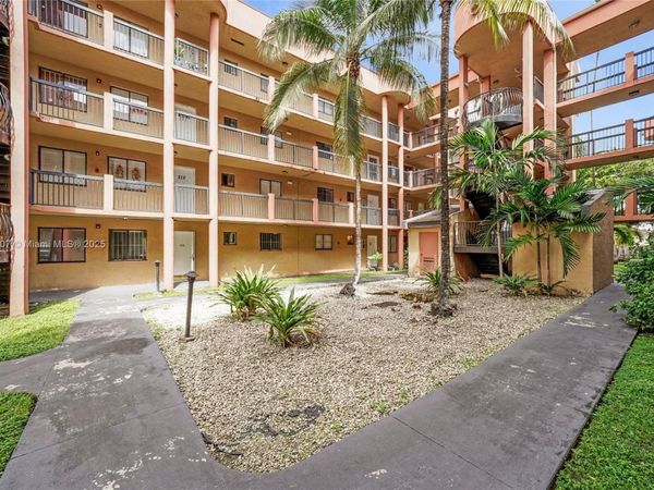 5490 W 21st Ct, Unit 112, Hialeah, FL 33016