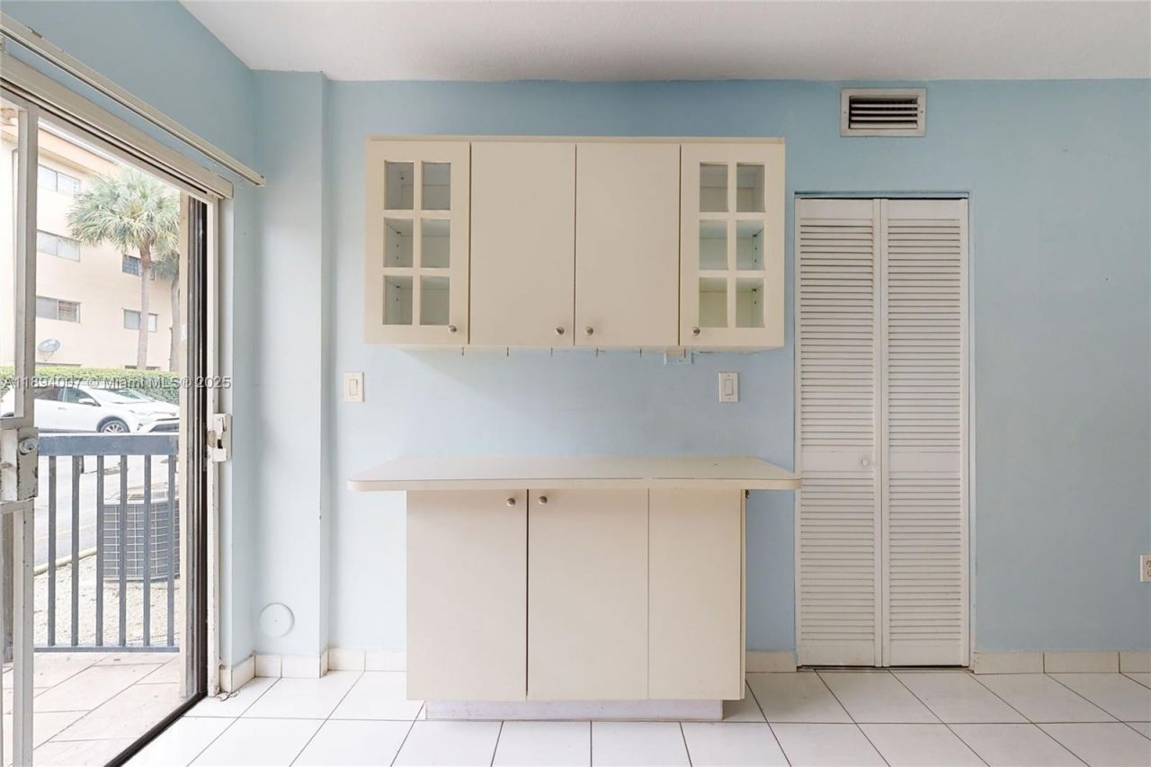 5490 W 21st Ct, Unit 112, Hialeah, FL 33016 Photo