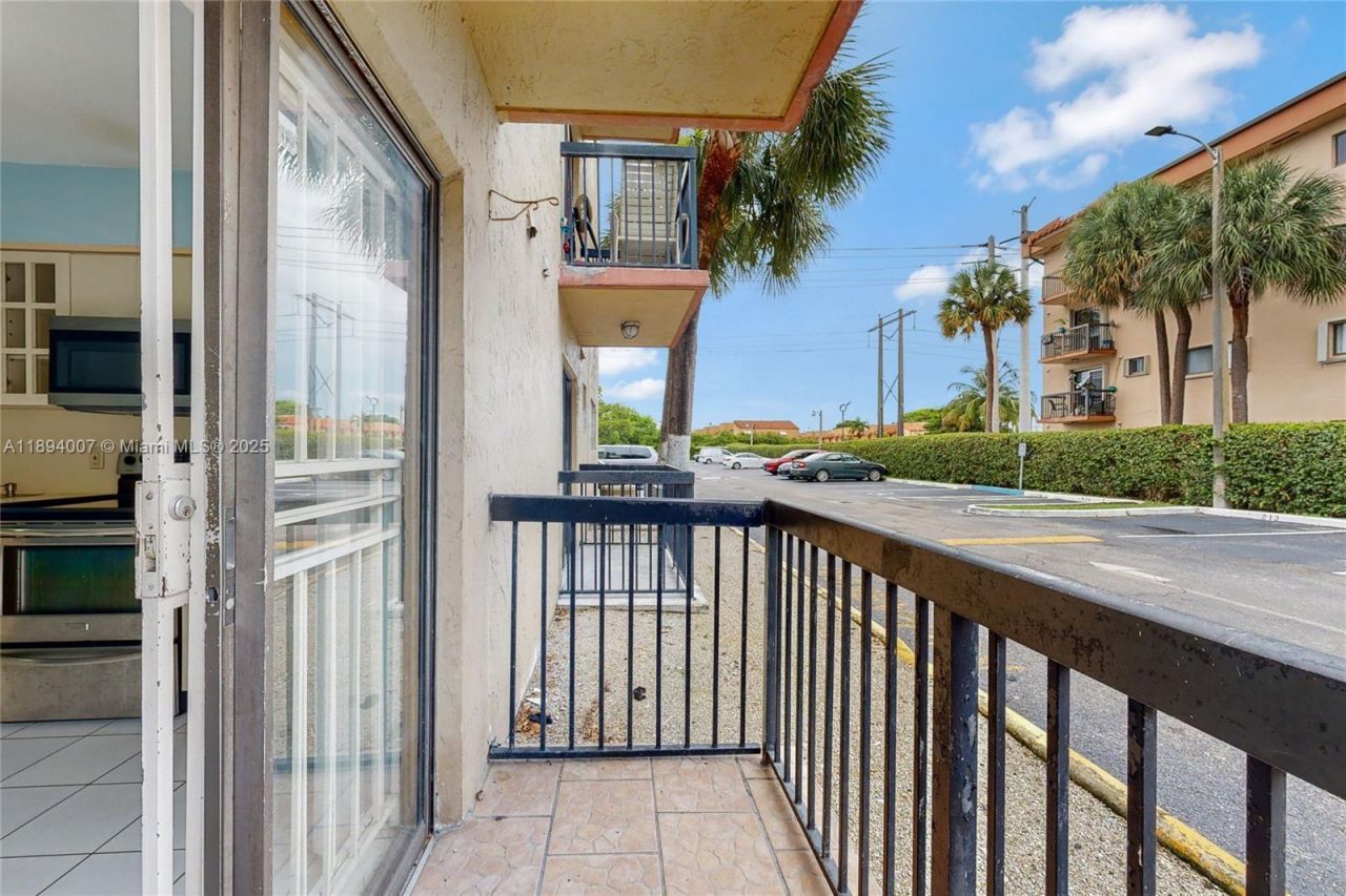 5490 W 21st Ct, Unit 112, Hialeah, FL 33016 Photo