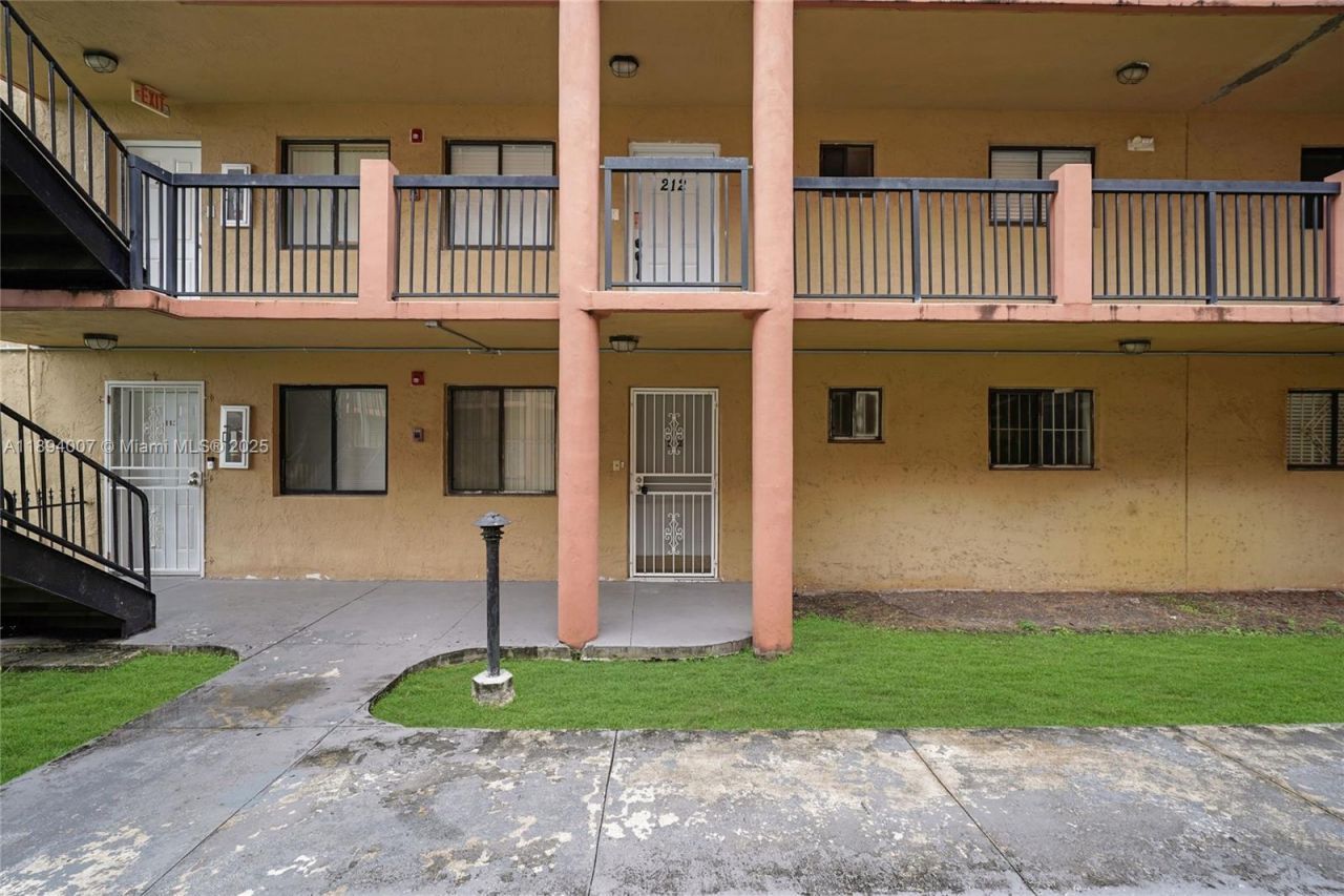 5490 W 21st Ct, Unit 112, Hialeah, FL 33016 Photo