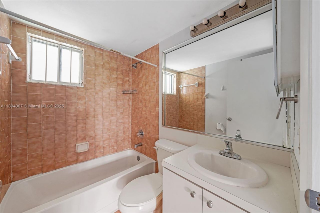 5490 W 21st Ct, Unit 112, Hialeah, FL 33016 Photo