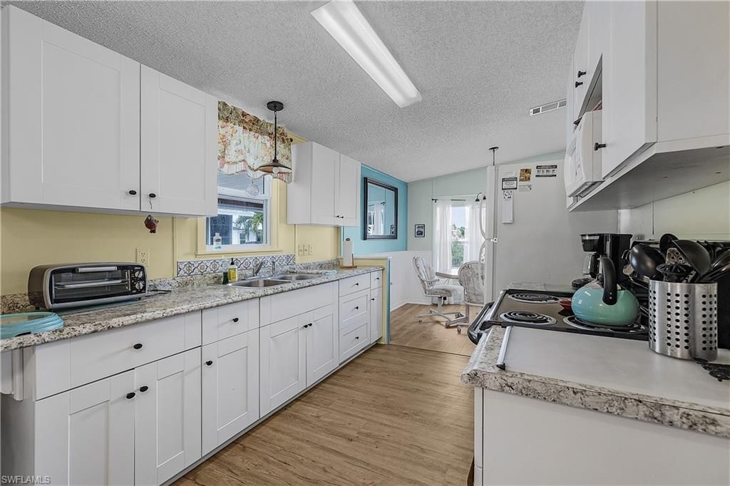 4919 Mullette Ln, Saint James City, FL 33956 Photo