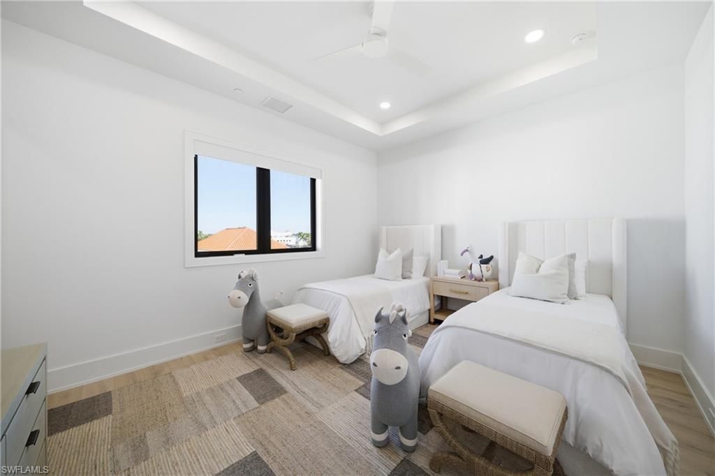 82 9th St S, Unit 303, Naples, FL 34102 Photo