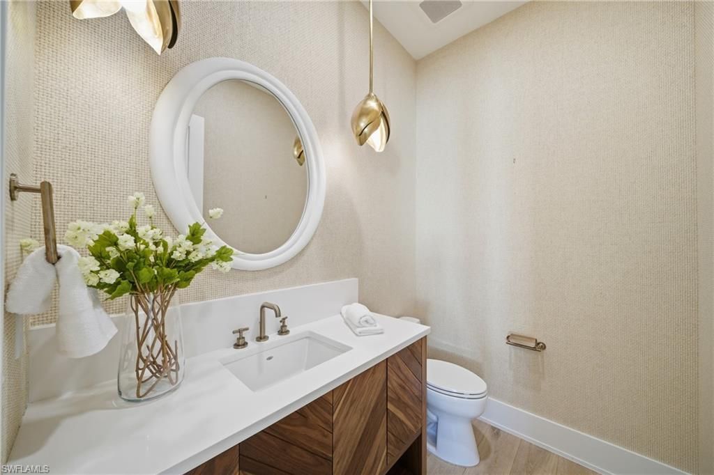 82 9th St S, Unit 303, Naples, FL 34102 Photo