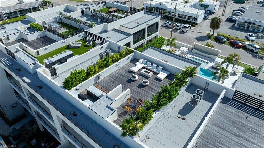 82 9th St S, Unit 303, Naples, FL 34102 Photo