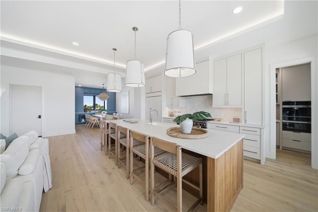 82 9th St S, Unit 303, Naples, FL 34102 Photo